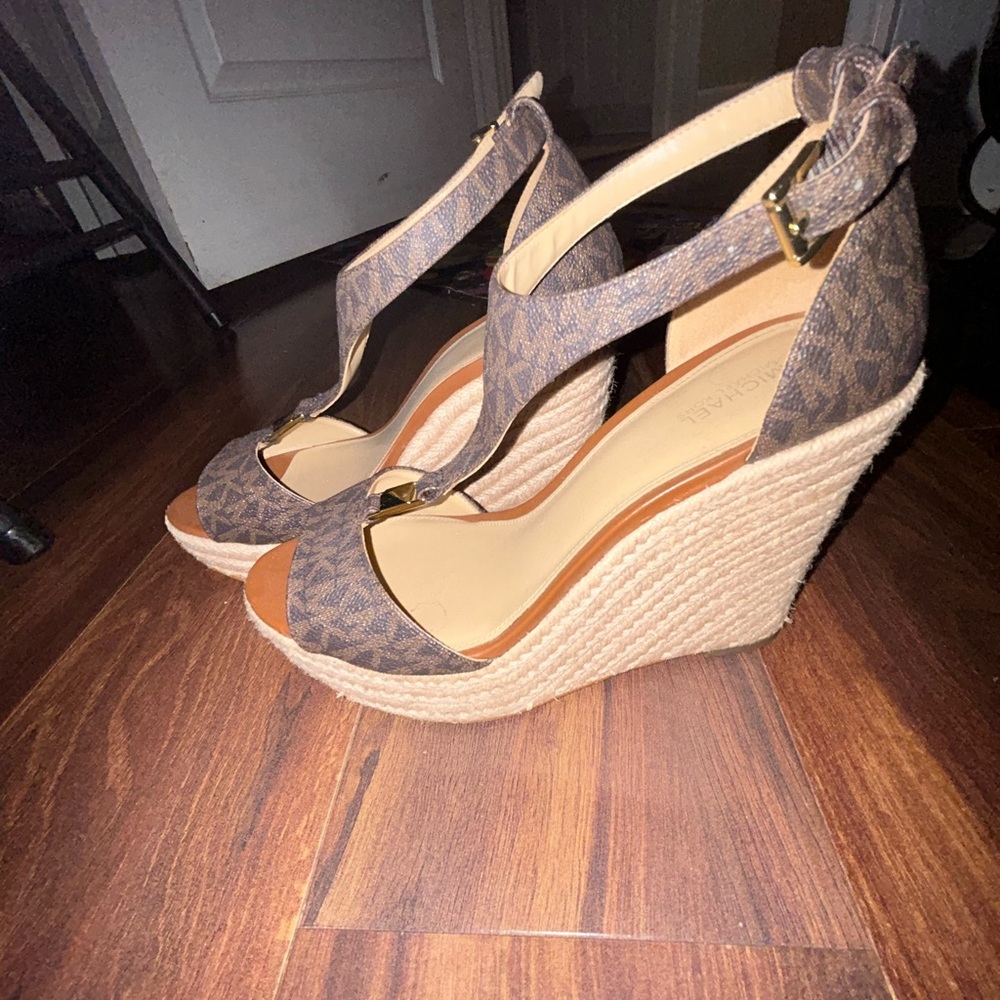 Michael Khors leather wedge sandal